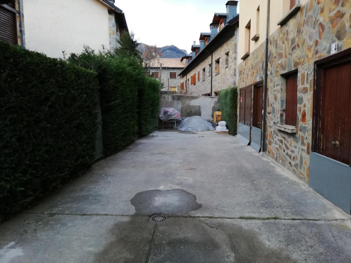 Pequeno Adosado De Montana Con Terraza Villa บียาโนวา ภายนอก รูปภาพ