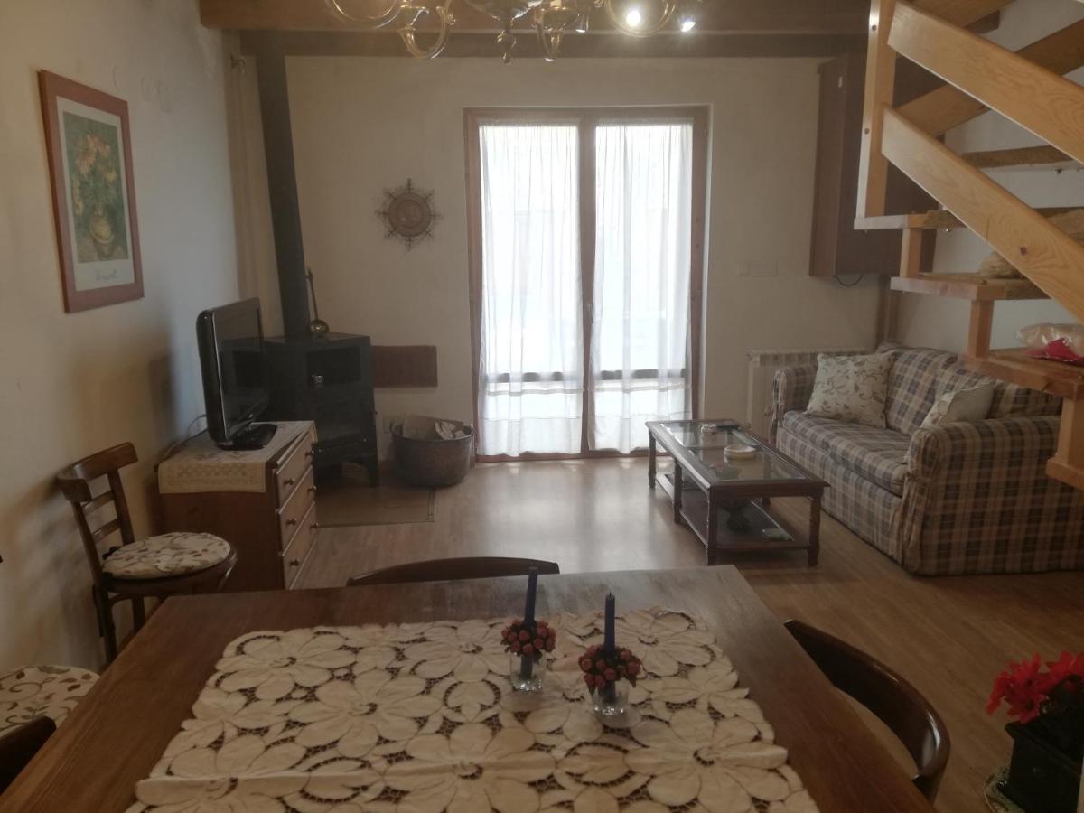 Pequeno Adosado De Montana Con Terraza Villa บียาโนวา ภายนอก รูปภาพ